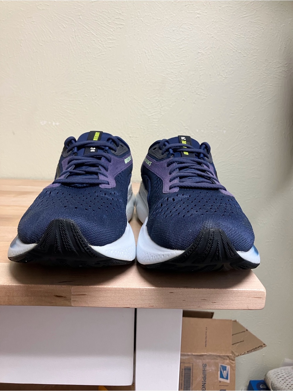 Brooks Women's Adrenaline GTS24 - Picture 14 of 14